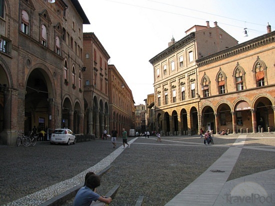 piazza-santo-stefano-bologna